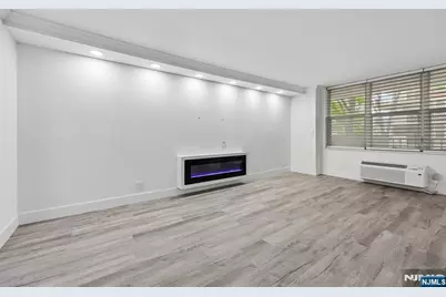 200 Grand Cove Way 2D #2D, Edgewater, NJ 07020 - Photo 5