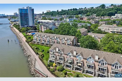 200 Grand Cove Way 2D #2D, Edgewater, NJ 07020 - Photo 43