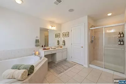 96 Hickory Hill Boulevard 1205 #1205, Totowa, NJ 07512 - Photo 7