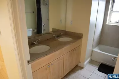 70 S Munn Avenue 905 #905, East Orange, NJ 07018 - Photo 9