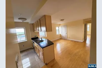 70 S Munn Avenue 905 #905, East Orange, NJ 07018 - Photo 7