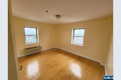 70 S Munn Avenue 905 #905, East Orange, NJ 07018 - Photo 11