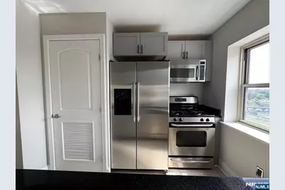 70 S Munn Avenue 905 #905, East Orange, NJ 07018 - Photo 5