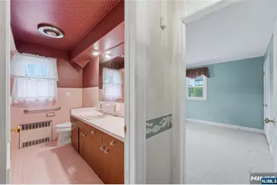 249 River Drive, Elmwood Park, NJ 07407 - Photo 21
