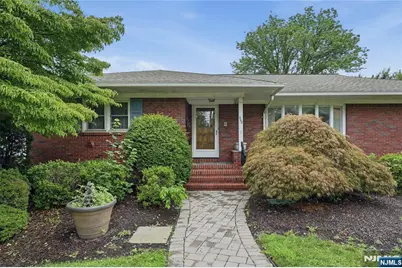 249 River Drive, Elmwood Park, NJ 07407 - Photo 49