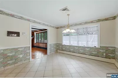 249 River Drive, Elmwood Park, NJ 07407 - Photo 11
