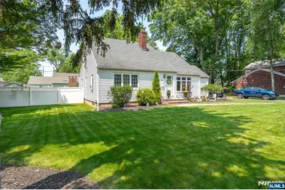 800 Asbury Street, New Milford, NJ 07646 - Photo 3