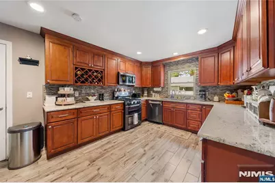 800 Asbury Street, New Milford, NJ 07646 - Photo 17