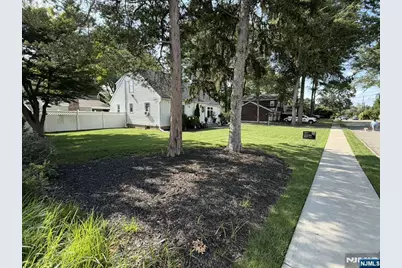 800 Asbury Street, New Milford, NJ 07646 - Photo 5