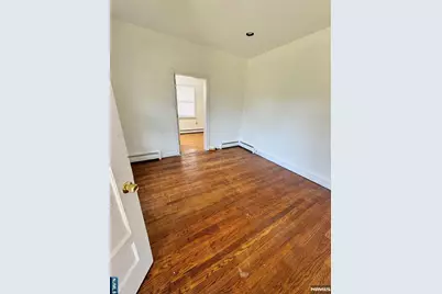 18 Union Avenue, Bloomingdale, NJ 07403 - Photo 3