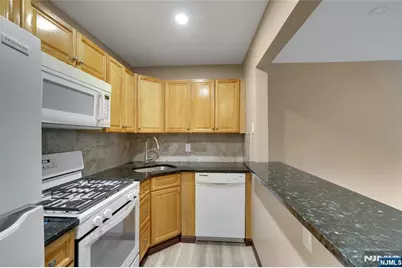 25 Market C7 #C7, Saddle Brook Township, NJ 07607 - Photo 5