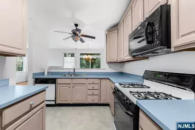 34 Spring Hollow, Old Tappan, NJ 07675 - Photo 9