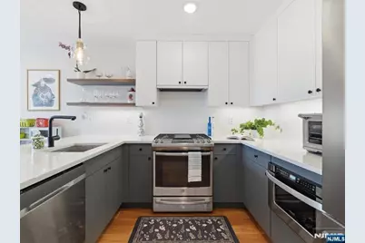 22 Lincoln Street 3 #3, Jersey City, NJ 07307 - Photo 11
