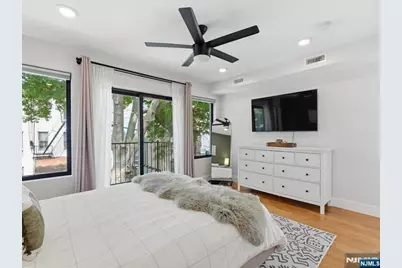 22 Lincoln Street 3 #3, Jersey City, NJ 07307 - Photo 15