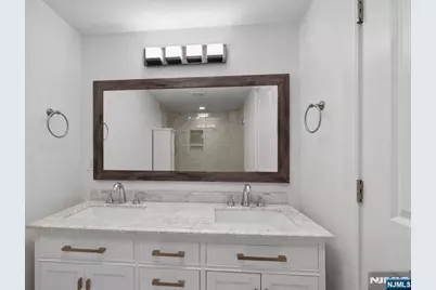 901 Palisade Avenue 1 #1, Union City, NJ 07087 - Photo 15
