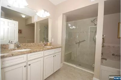 8 Pebble Road C2 #C2, Woodland Park, NJ 07424 - Photo 17