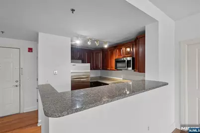 5109 City Place, Edgewater, NJ 07020 - Photo 3