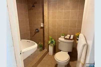 254 Franklin Street, Bloomfield, NJ 07003 - Photo 11