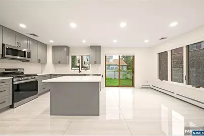 157 English Street, Fort Lee, NJ 07024 - Photo 7
