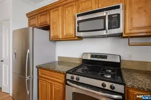 528 52nd Street 201, West New York, NJ 07093 - Photo 5