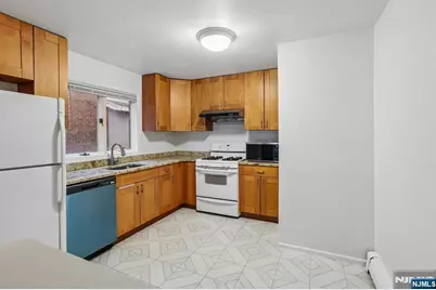 336 E Columbia Avenue 1 #1, Palisades Park, NJ 07650 - Photo 9
