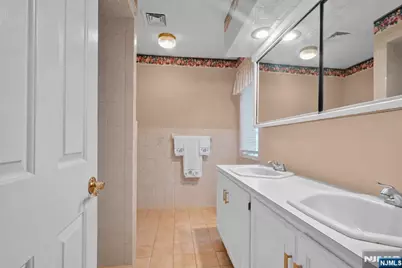 900 Van Houten Avenue A2 #A2, Clifton, NJ 07013 - Photo 15