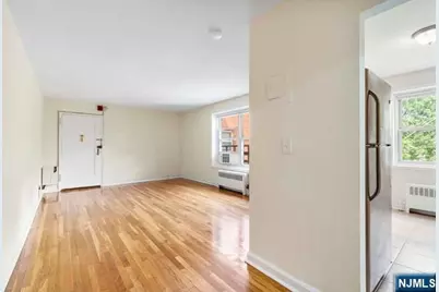 2320 Linwood Avenue 3F #3F, Fort Lee, NJ 07024 - Photo 3