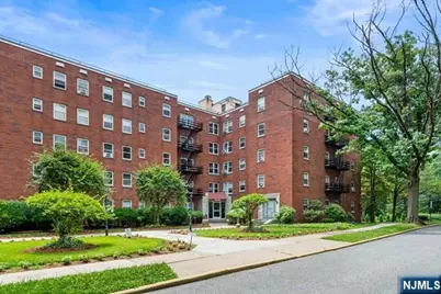 2320 Linwood Avenue 3F #3F, Fort Lee, NJ 07024 - Photo 15