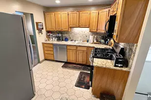 100 Westminster Pl, Saddle Brook Township, NJ 07663 - Photo 7