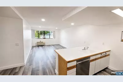 55 Clinton Place 304 #304, Hackensack, NJ 07601 - Photo 5