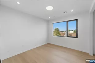 190 Prospect St, Fort Lee, NJ 07024 - Photo 9