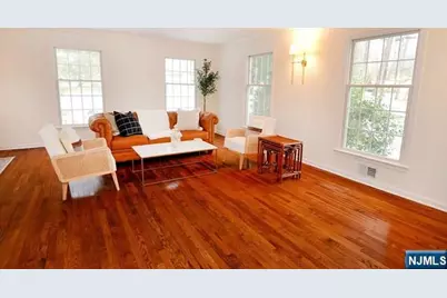 23 Deerhorn Trail, Upper Saddle River, NJ 07458 - Photo 5