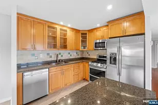 518 Ellery Ct K518, Edgewater, NJ 07020 - Photo 7