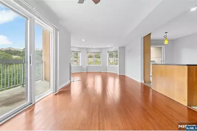 518 Ellery Court K518 #K518, Edgewater, NJ 07020 - Photo 3