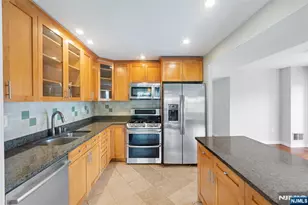 518 Ellery Ct K518, Edgewater, NJ 07020 - Photo 9
