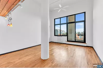 205 10th Street 5N #5N, Jersey City, NJ 07302 - Photo 9