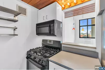 205 10th Street 5N #5N, Jersey City, NJ 07302 - Photo 19