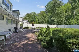 95 Knollwood Dr, Paramus, NJ 07652 - Photo 29