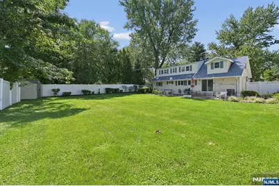95 Knollwood Drive, Paramus, NJ 07652 - Photo 27