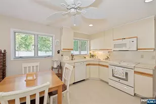 95 Knollwood Dr, Paramus, NJ 07652 - Photo 13