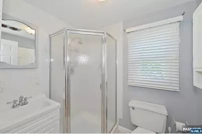 95 Knollwood Drive, Paramus, NJ 07652 - Photo 23