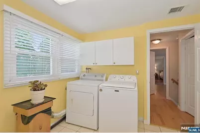 95 Knollwood Drive, Paramus, NJ 07652 - Photo 25