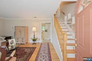 95 Knollwood Dr, Paramus, NJ 07652 - Photo 5