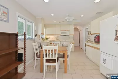 95 Knollwood Drive, Paramus, NJ 07652 - Photo 15