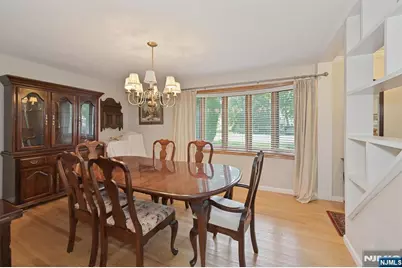 95 Knollwood Drive, Paramus, NJ 07652 - Photo 9