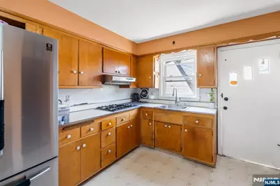 375 Washington Avenue, Rutherford, NJ 07070 - Photo 9