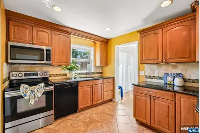 28 Johnson Avenue, Teaneck Township, NJ 07666 - Photo 5