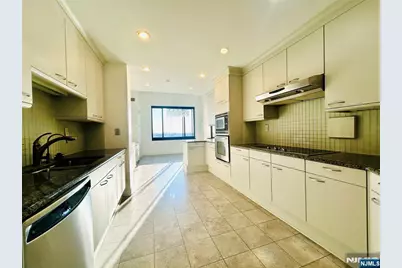 1512 Palisade Avenue 20H #20H, Fort Lee, NJ 07024 - Photo 13