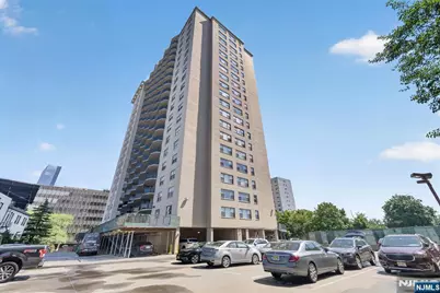2077 Center Avenue Phb #PHB, Fort Lee, NJ 07024 - Photo 3