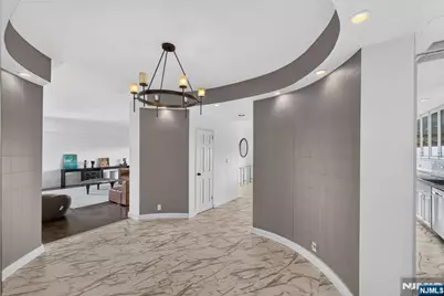 2077 Center Avenue Phb #PHB, Fort Lee, NJ 07024 - Photo 5
